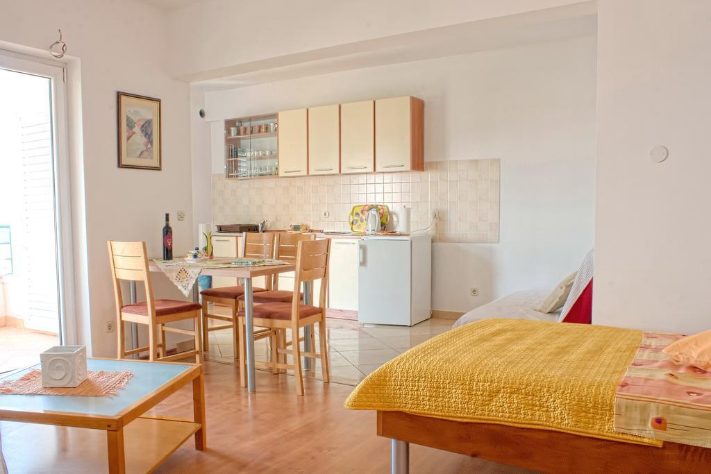 Apartments Dani Makarska Ruang foto