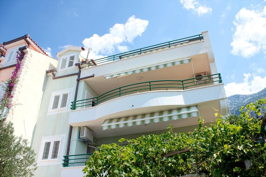 Apartments Dani Makarska Bagian luar foto