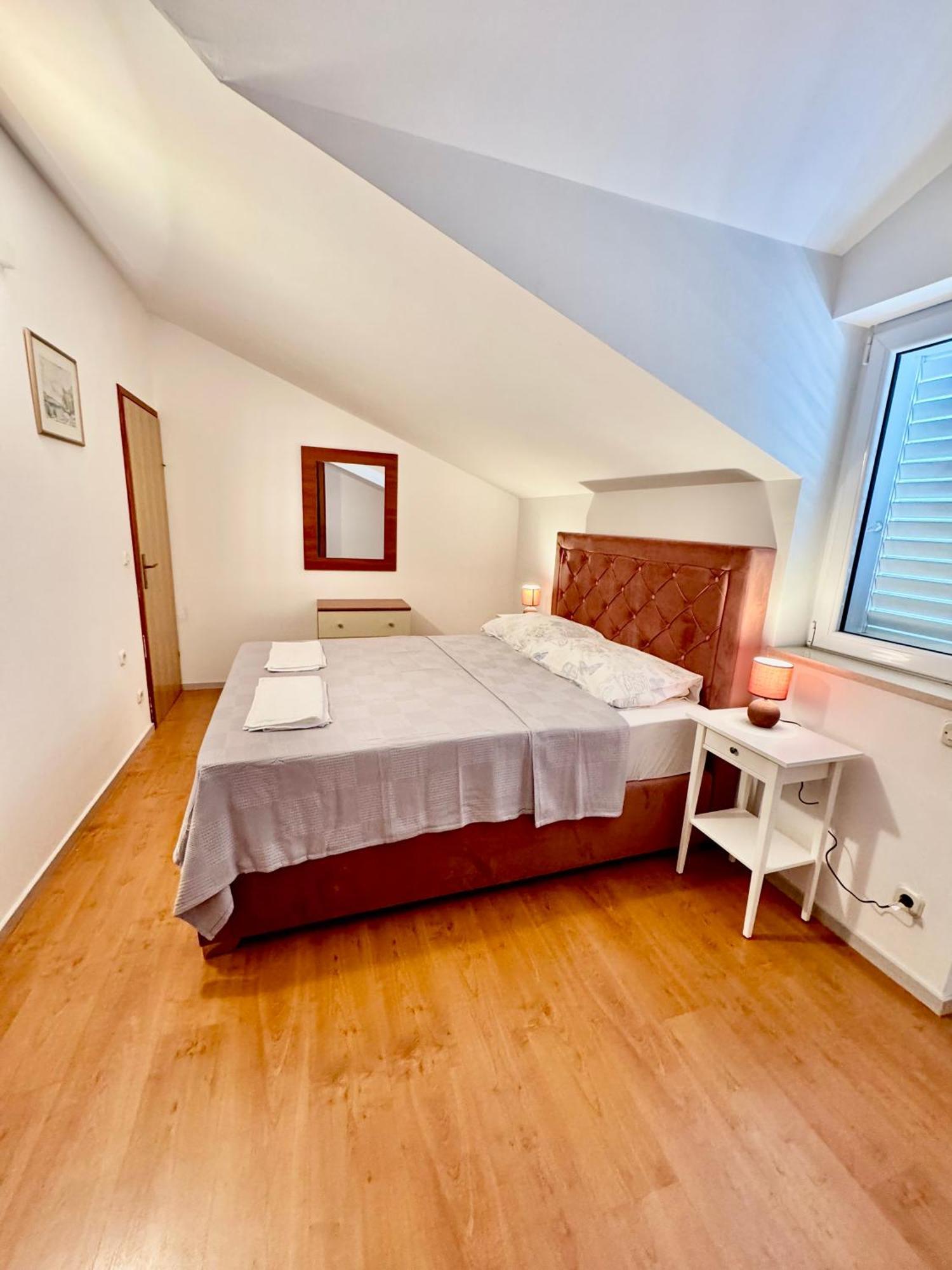 Apartments Dani Makarska Bagian luar foto